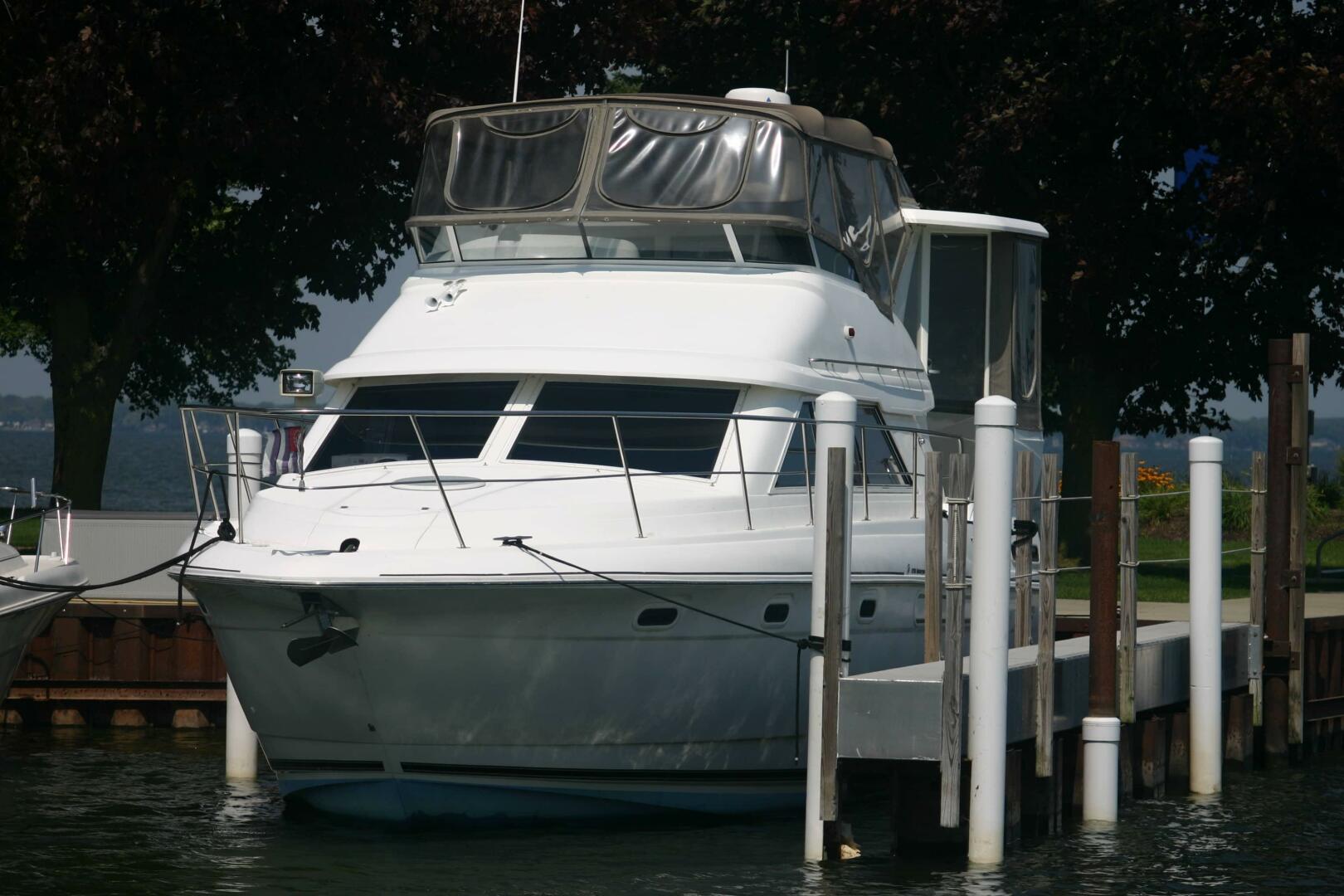2001 Cruisers Yachts 3750 Motor Yacht - Image 1