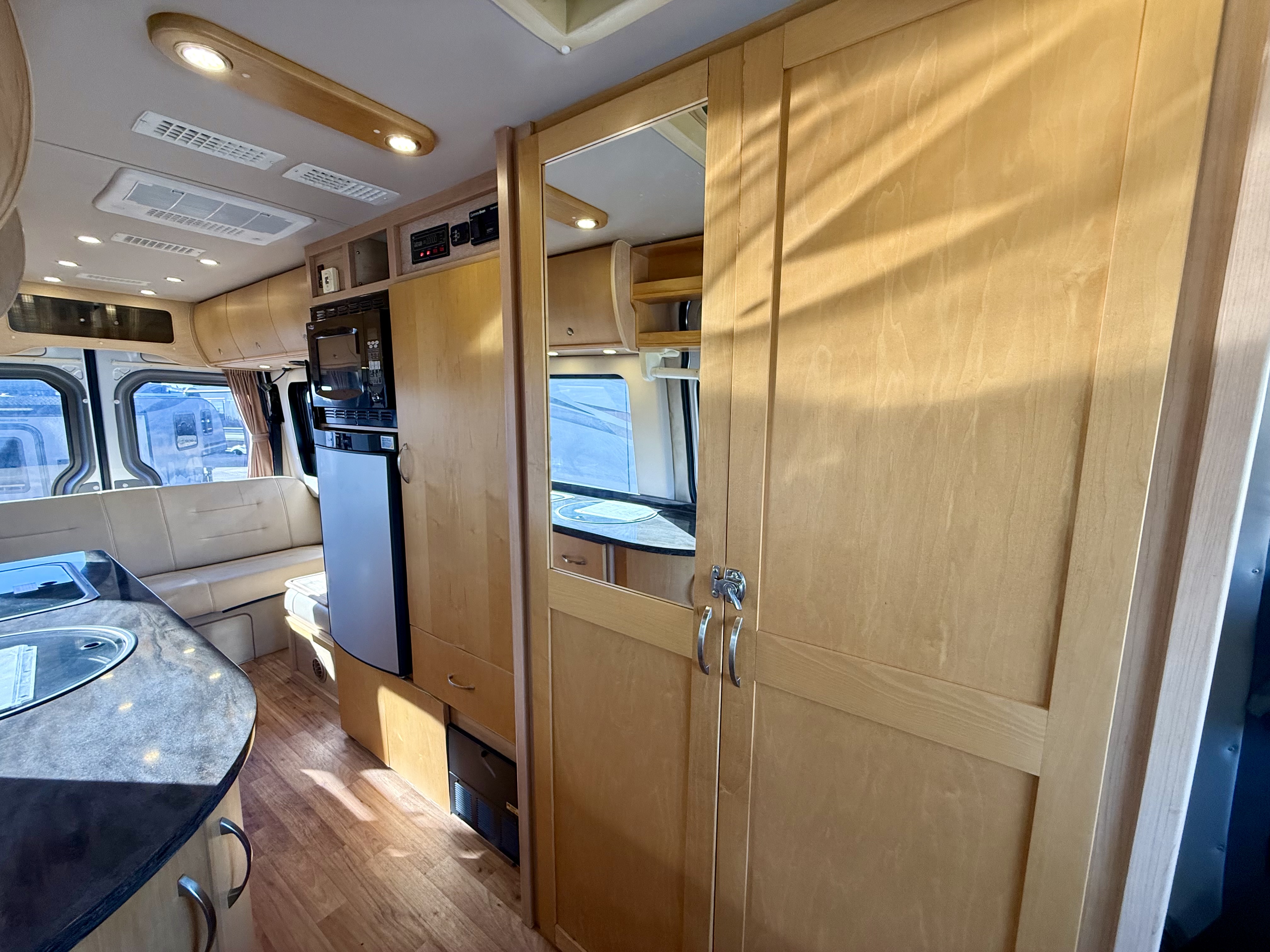 2012 Leisure Travel Free Spirit - Image 13