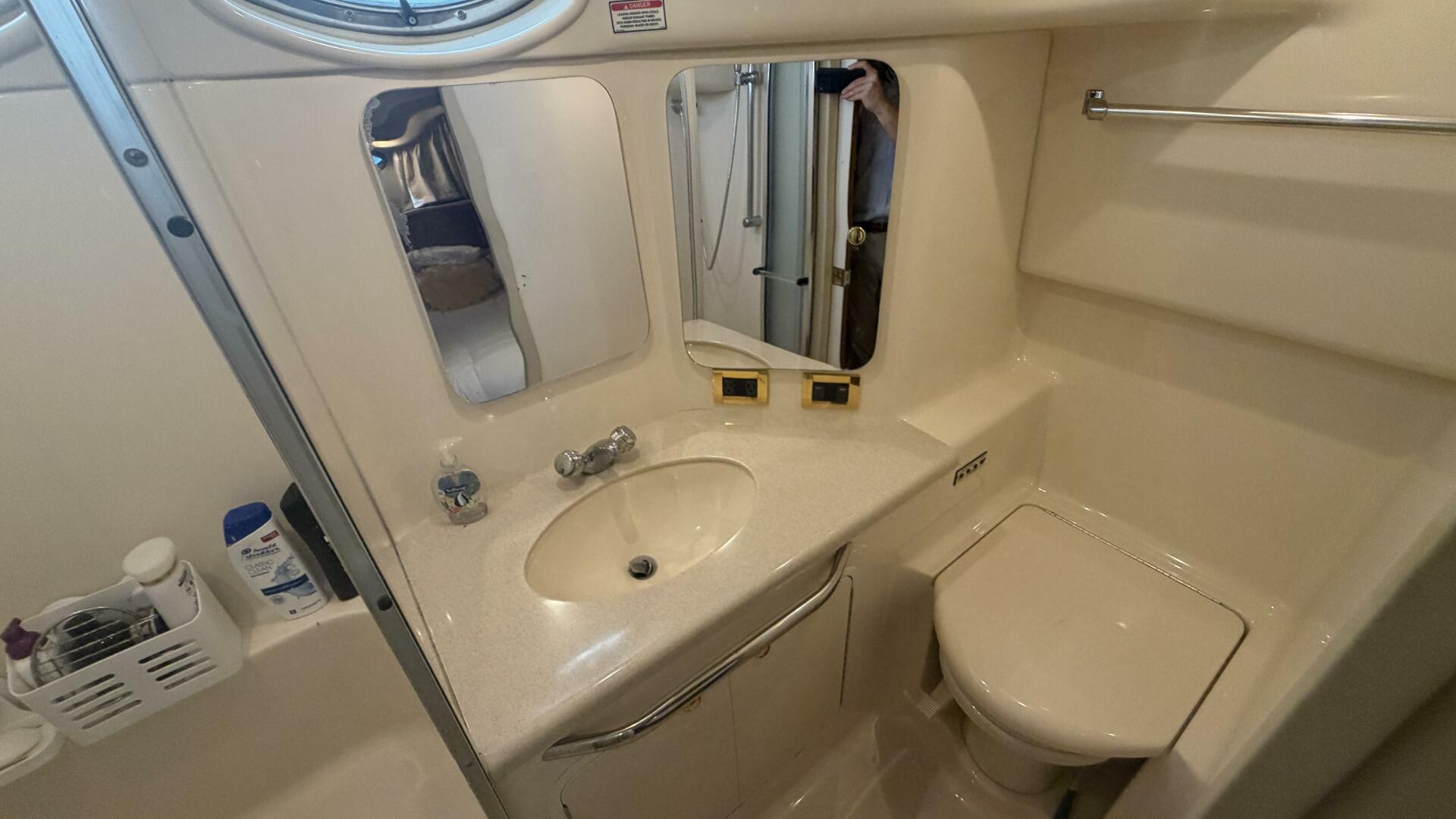 2000 Sea Ray 380 Aft Cabin - Image 42