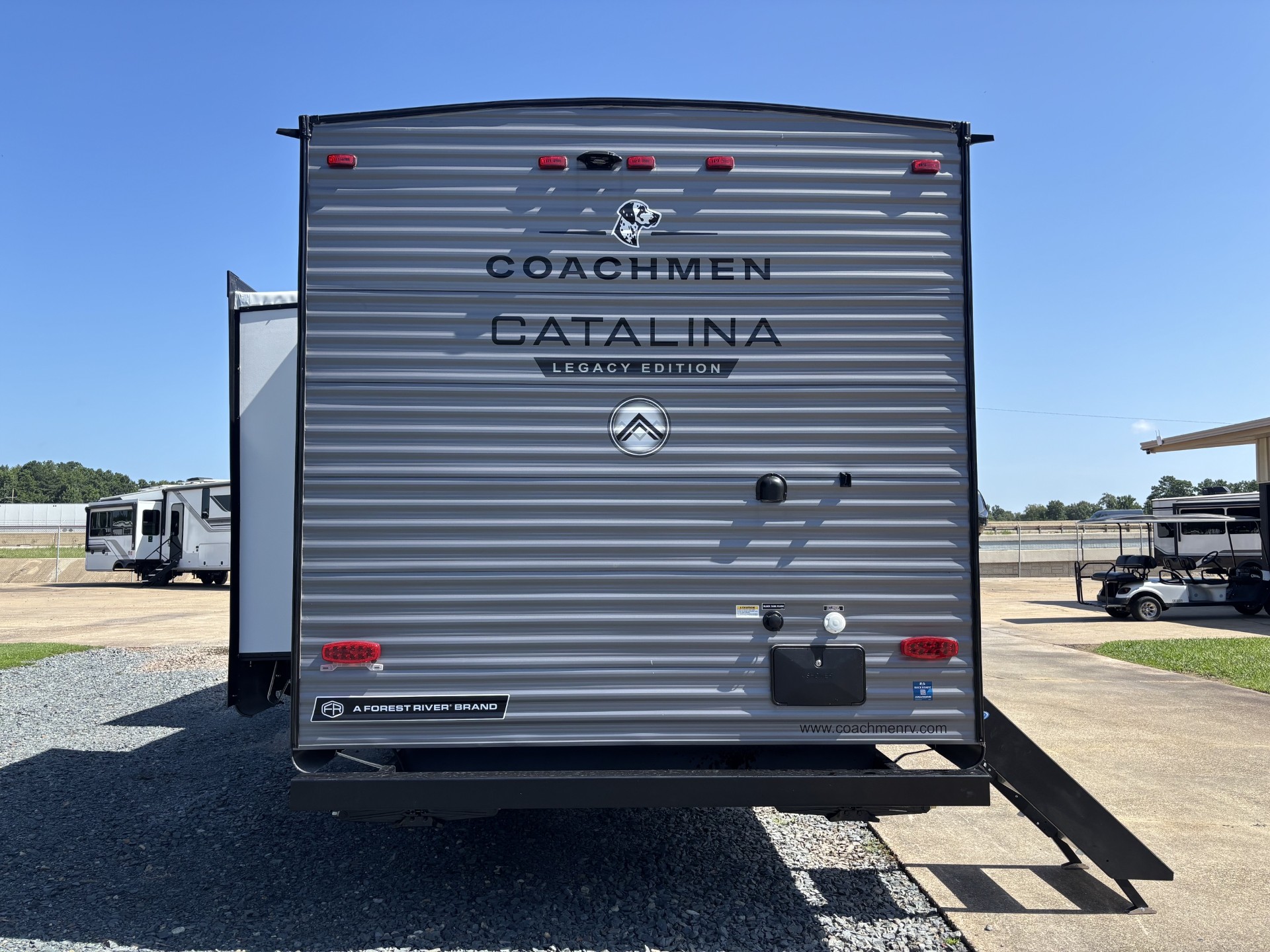 2027 Coachmen Catalina Legacy Edition 333DBDSCK - Image 7