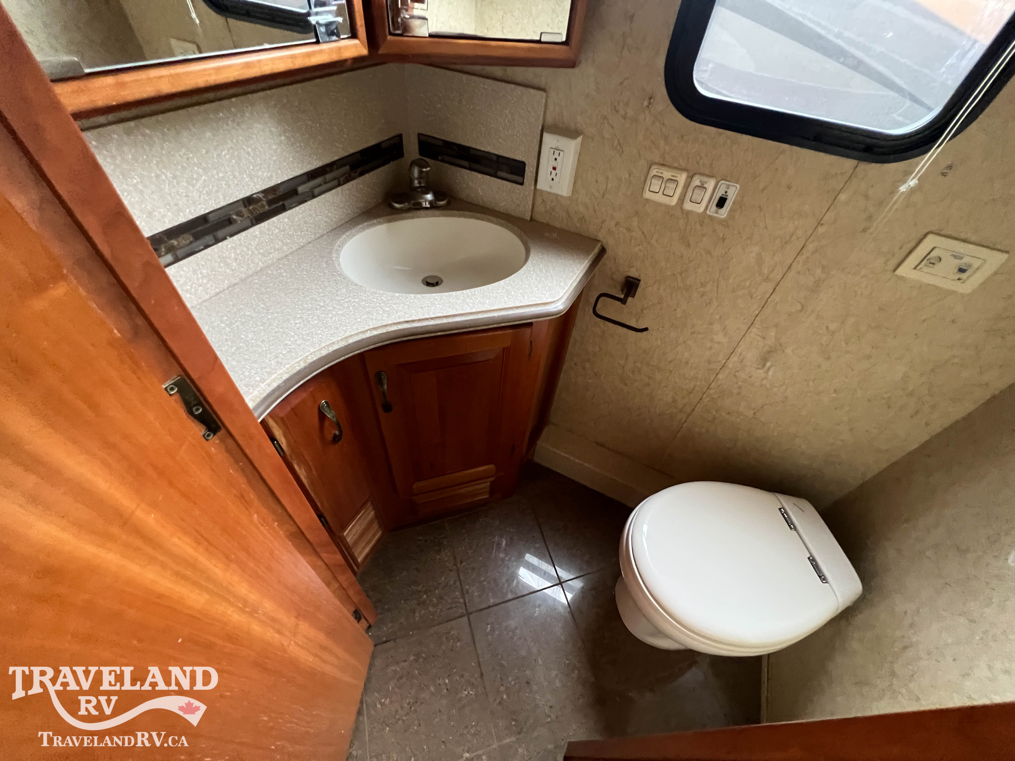 2011 Newmar Dutch Star 3734 - Image 37