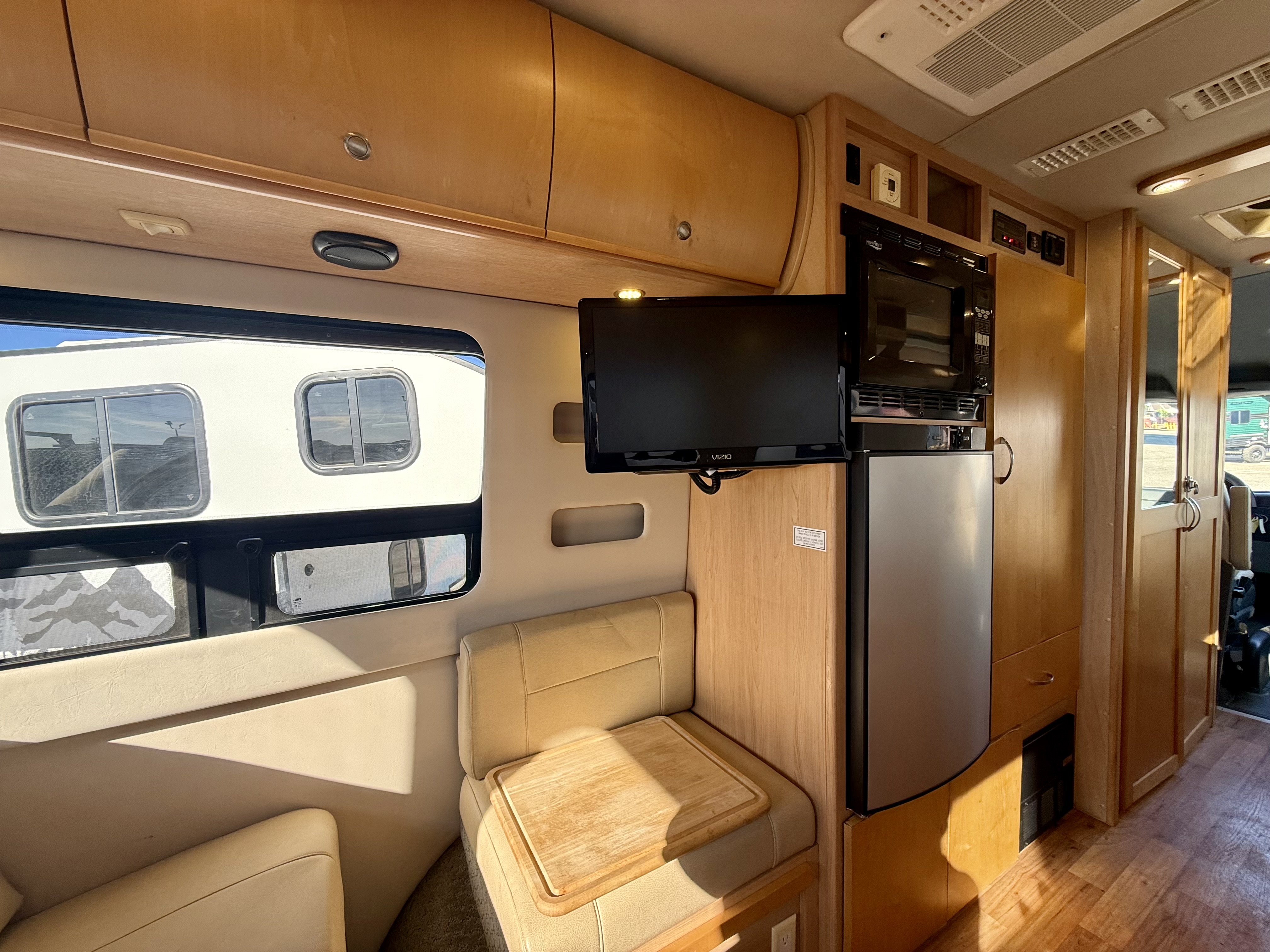 2012 Leisure Travel Free Spirit - Image 15