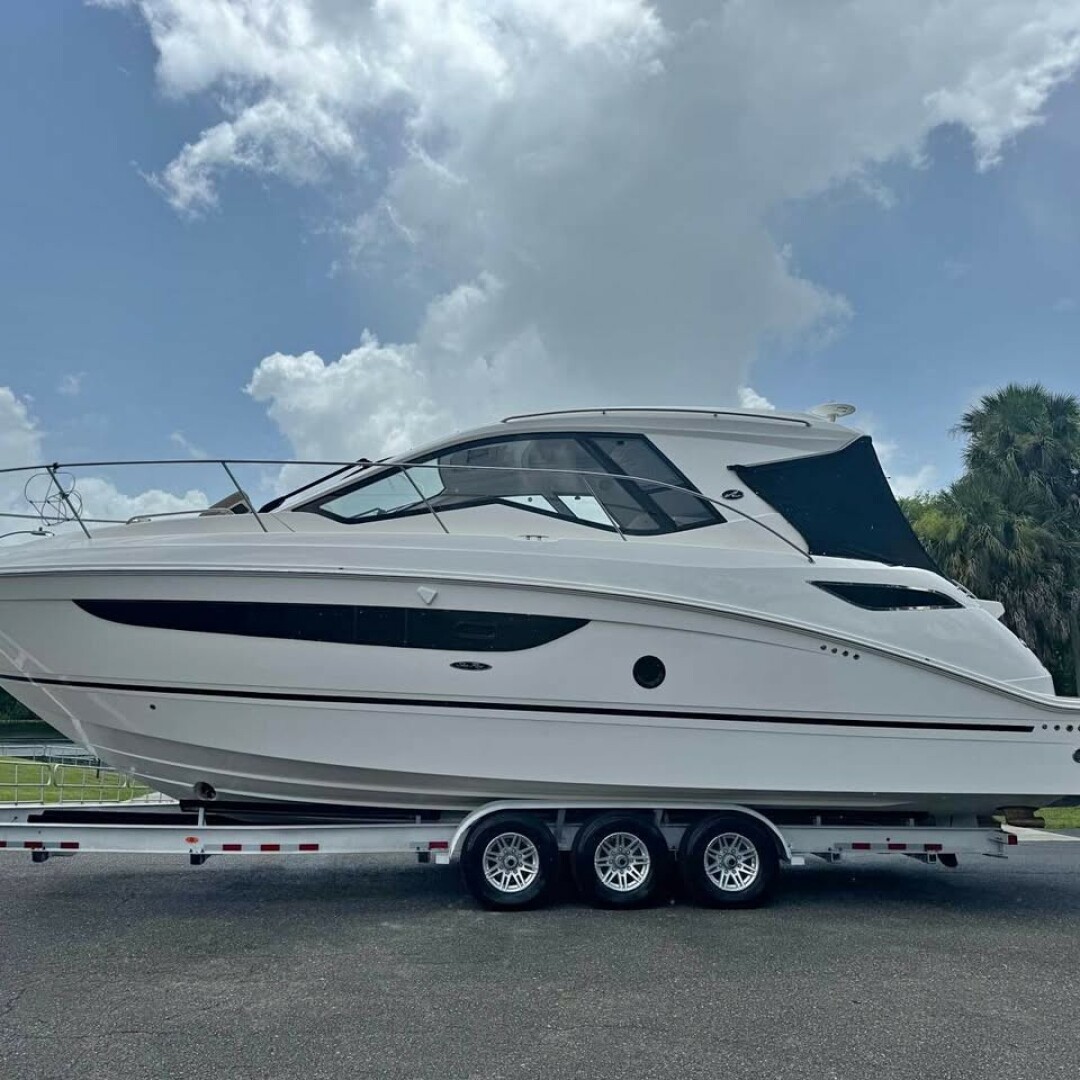 2017 Sea Ray 350 Coupe - Image 1