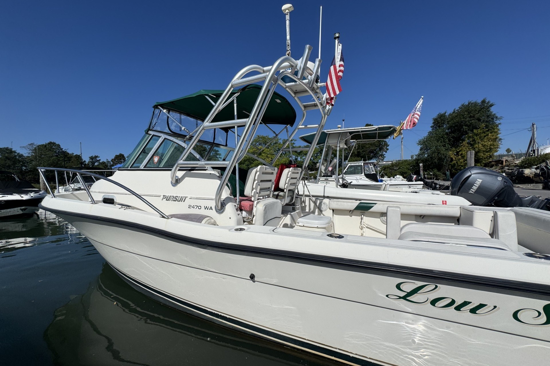 1999 Pursuit 2470 Walkaround - Image 6