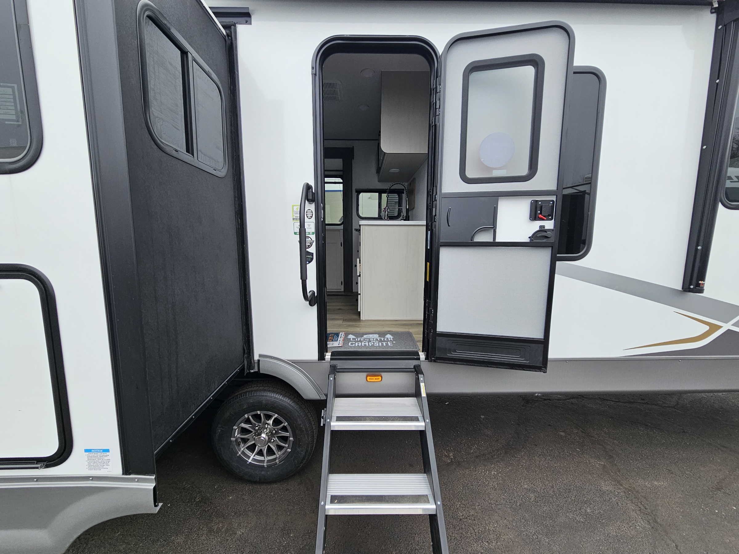 2026 Coachmen Northern Spirit 2975RL - Image 10