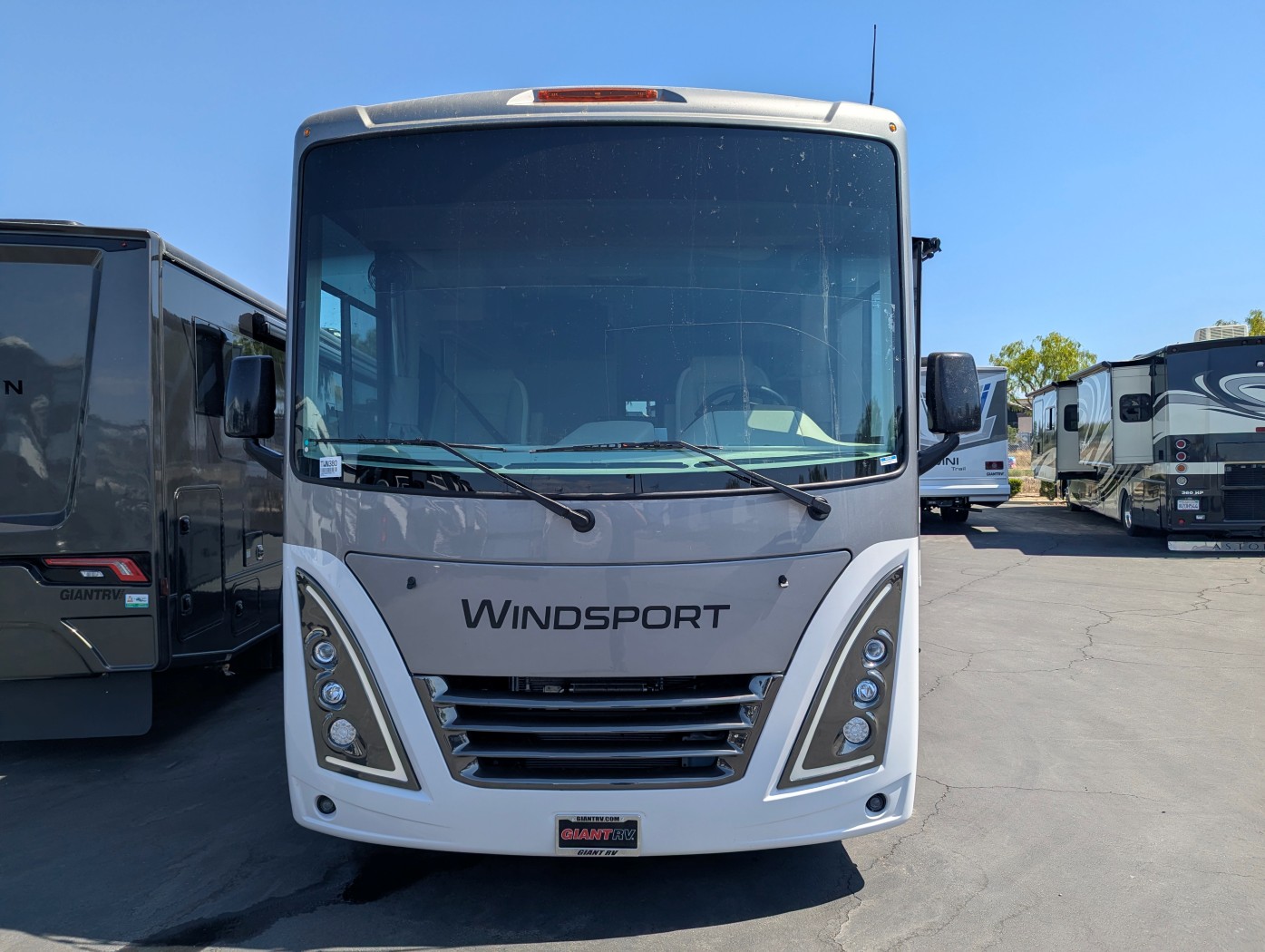 2027 Thor Motor Coach Windsport 29L - Image 2