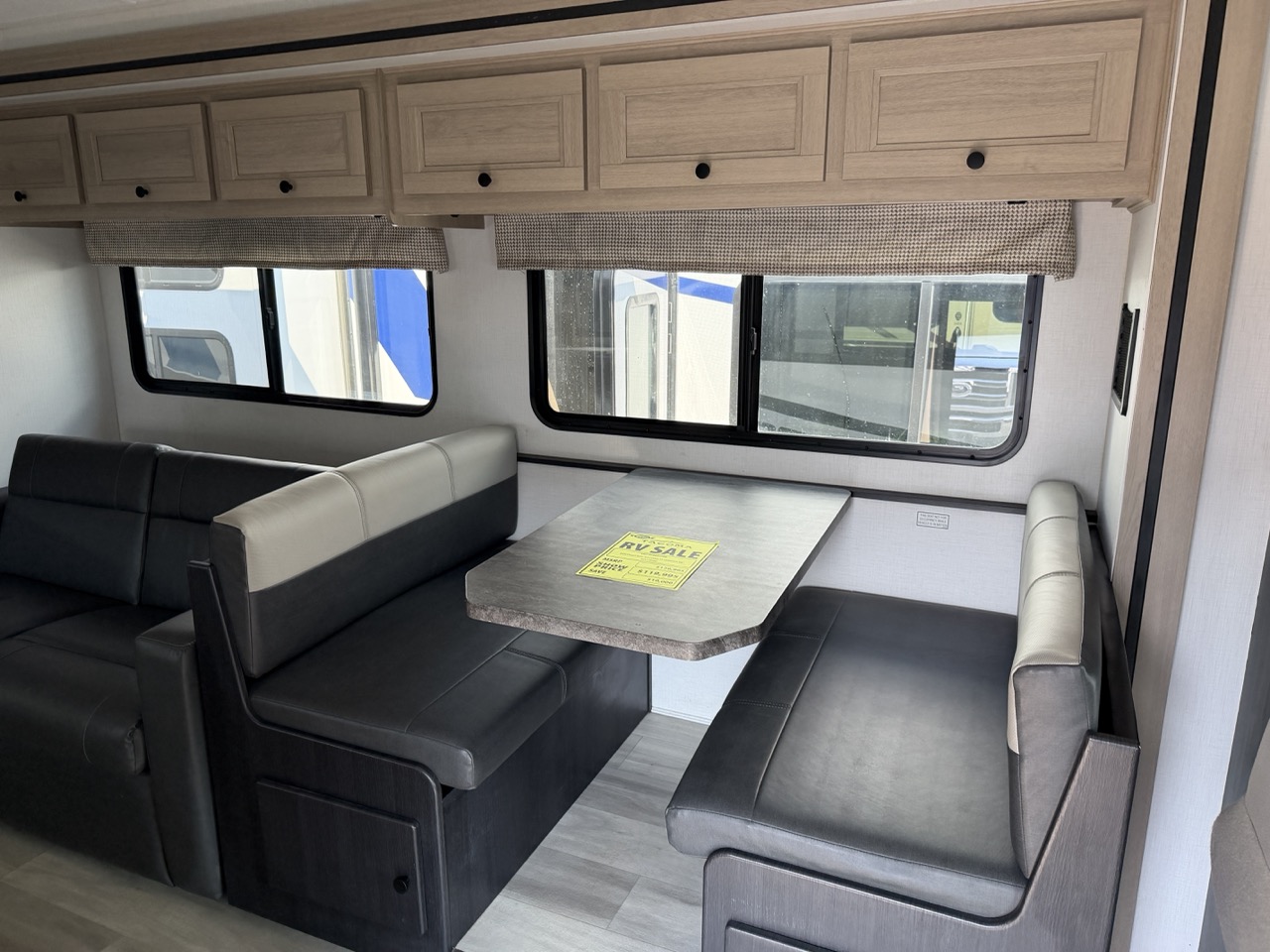 2026 Forest River Sunseeker LE 2550DSLE - Image 7