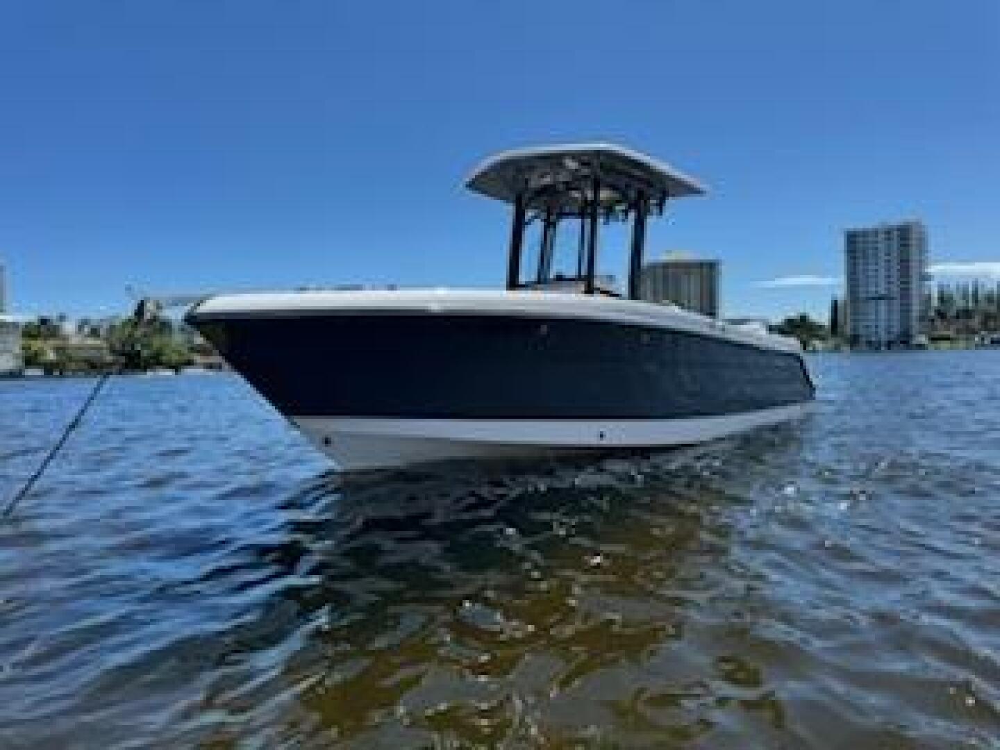 2022 Robalo R242 Center Console Base - Image 3