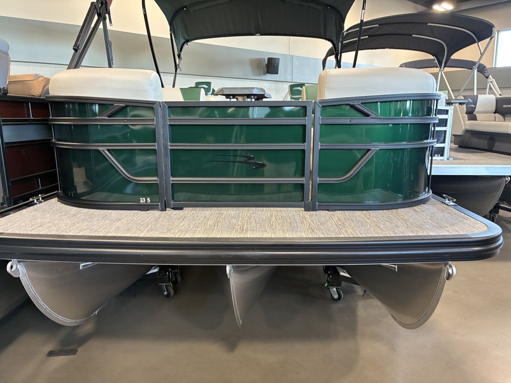 2026 Bennington 23 SSR Tritoon Pontoon - Image 3
