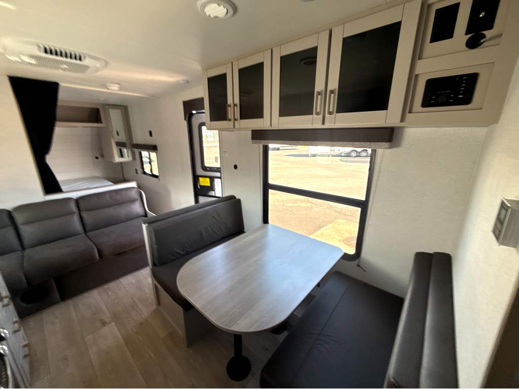 2027 Jayco Jay Flight SLX 260BH - Image 21