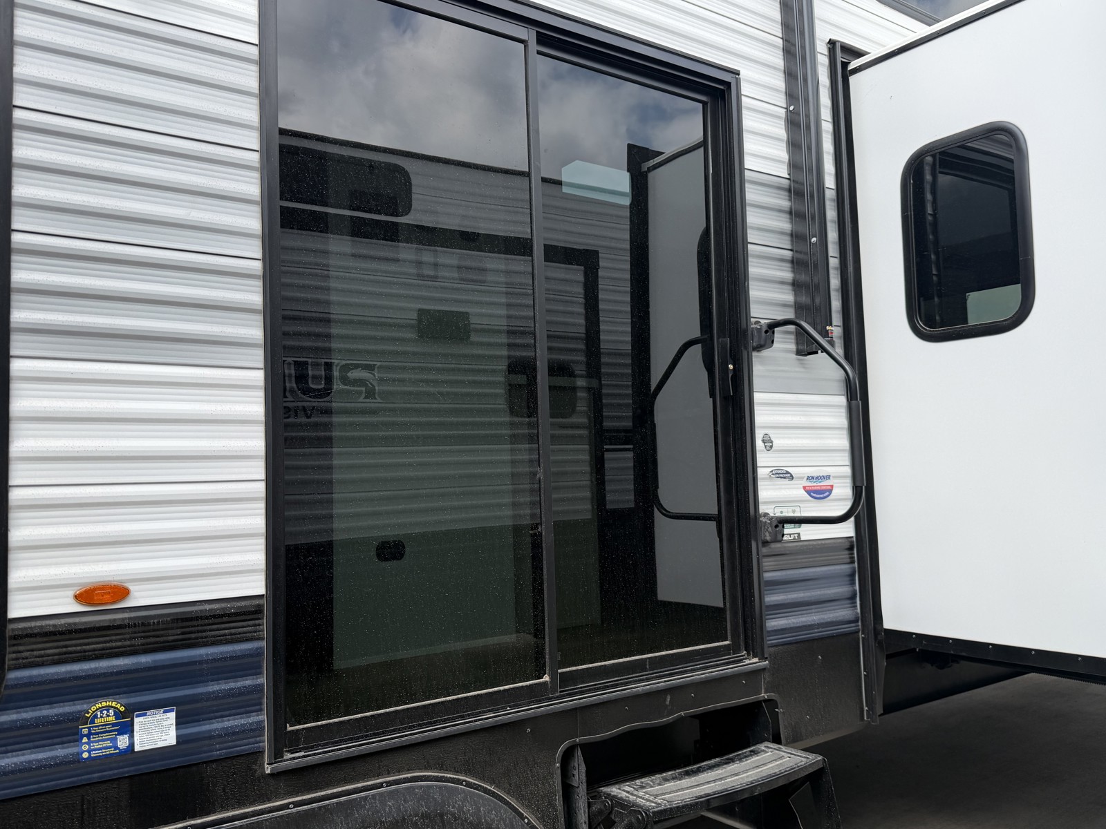 2026 PALOMINO 402LFT - Image 38