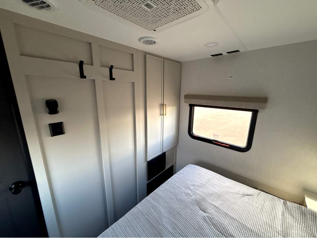 2027 VENTURE RV STRATUS 271VRK - Image 21
