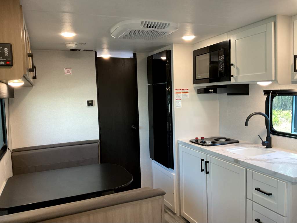 2026 JAYCO Jay Flight SLX 175 FQ - Image 19