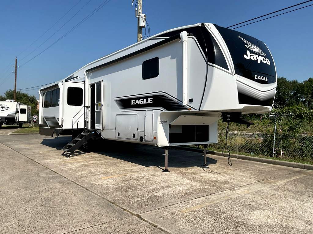 2026 JAYCO Eagle 335 LSTS - Image 1