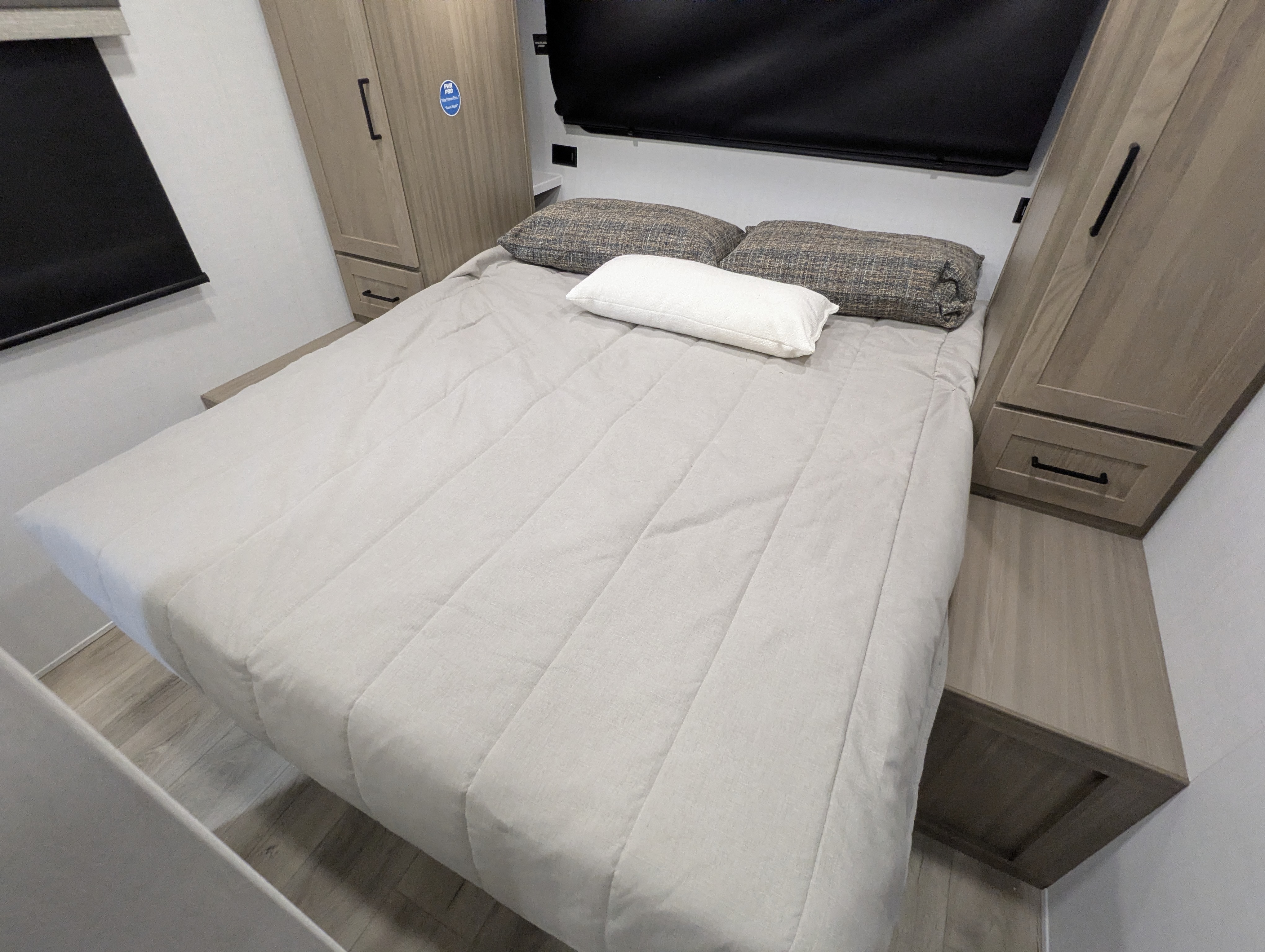 2027 Forest River Rockwood Mini Lite 2520BH - Image 11