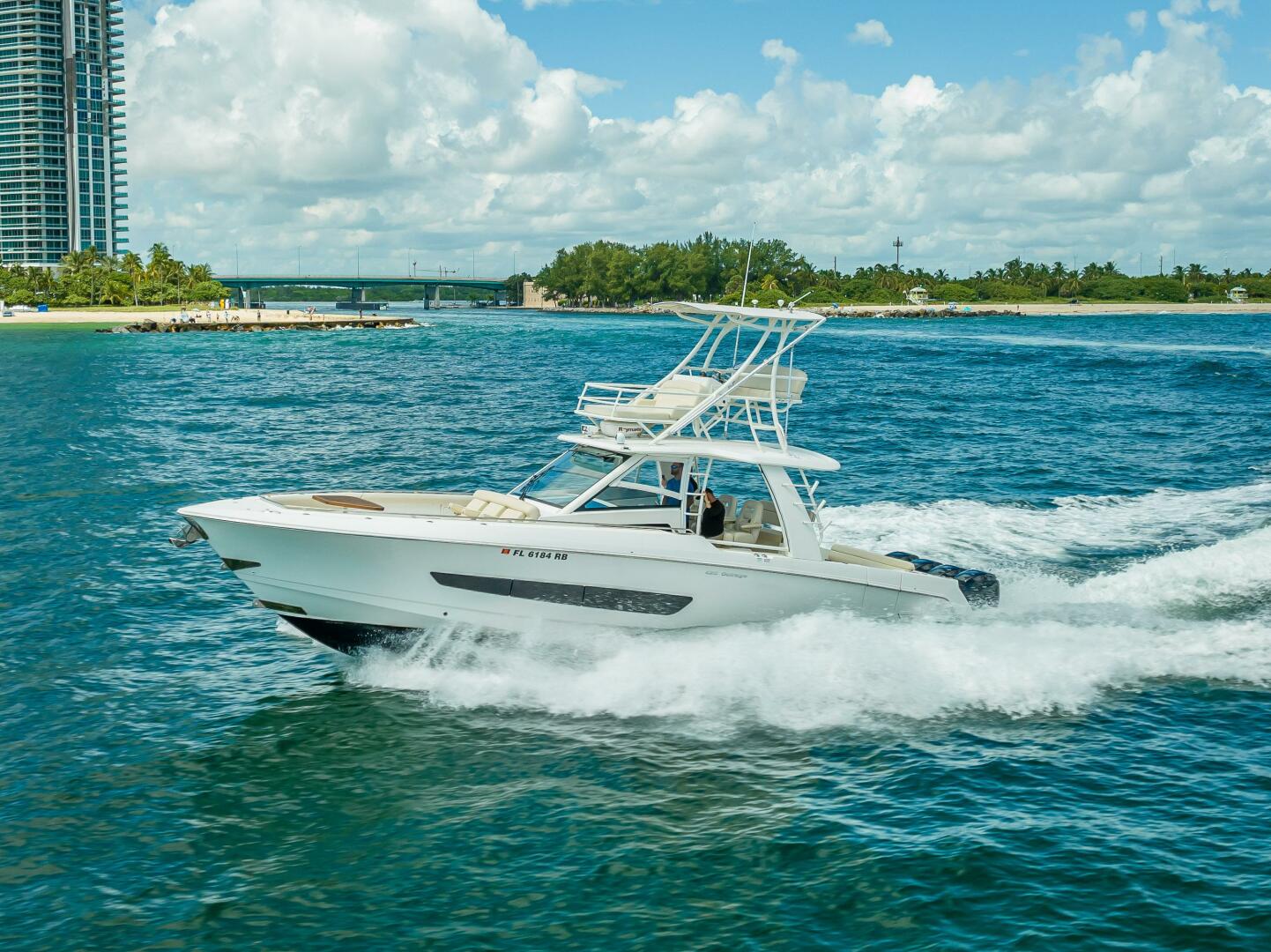 2016 Boston Whaler - Image 28