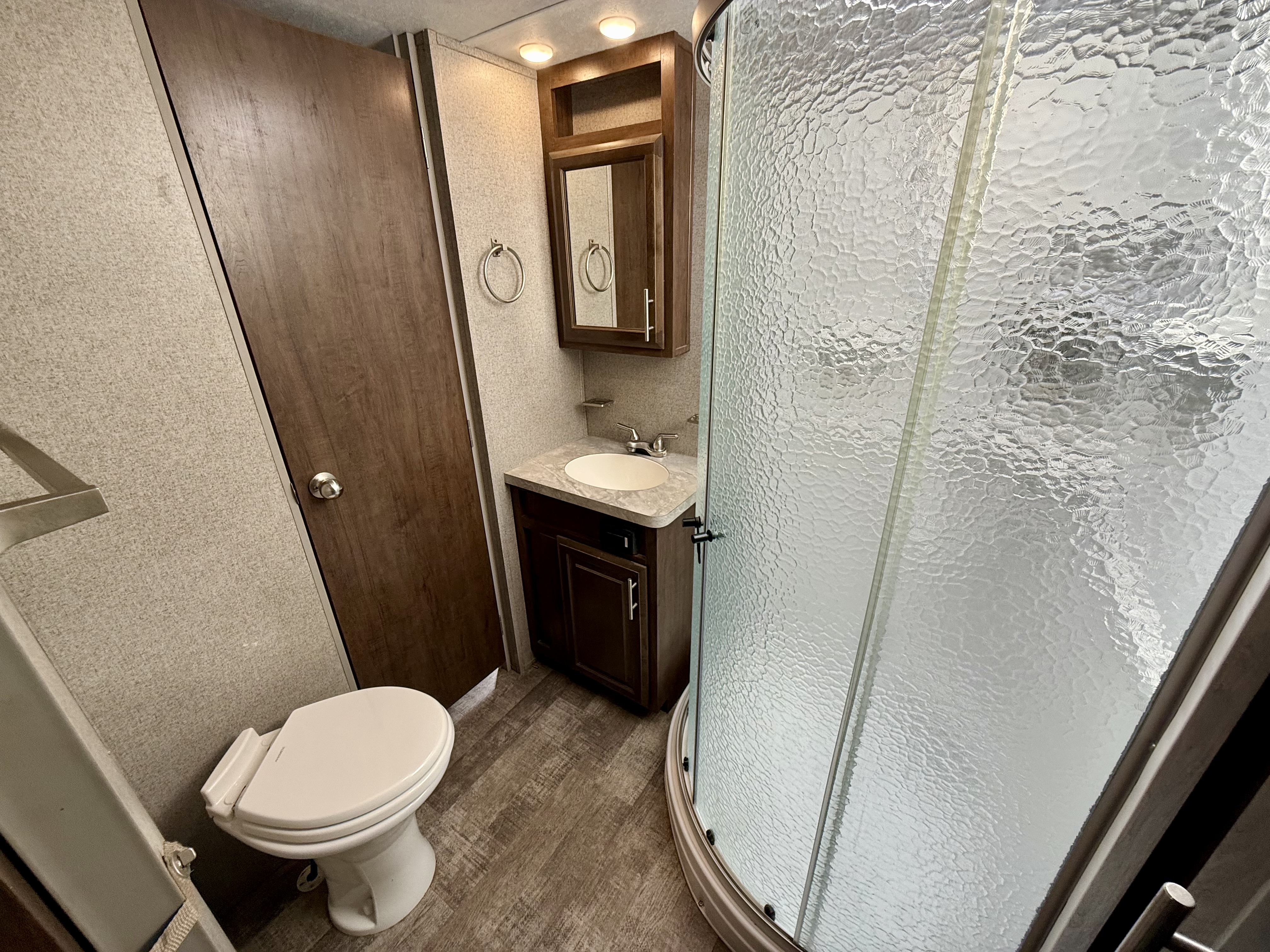 2019 Forest River Rockwood Signature Ultra Lite 8298WS - Image 11