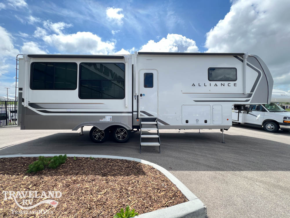 2027 Alliance RV Paradigm 310RL - Image 10