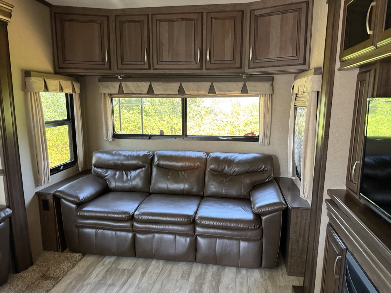 2016 Grand Design Solitude 369RL - Image 6