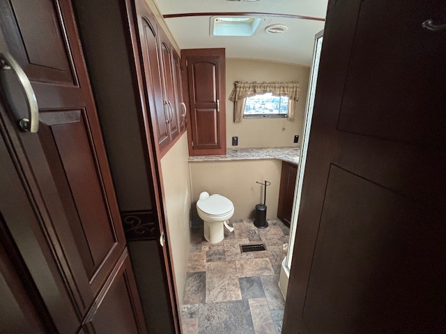 2015 Keystone Outback 300RB - Image 17