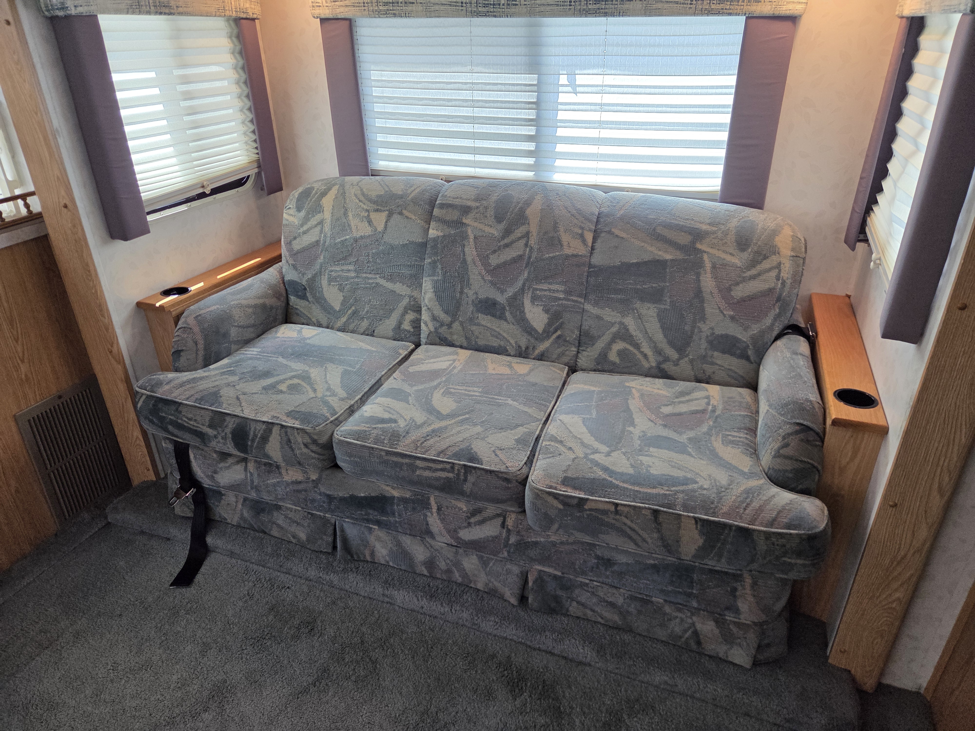 1997 Georgie Boy Cruise Master 3415 - Image 6
