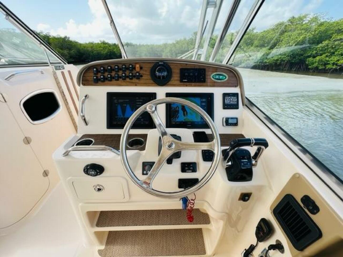 2014 Grady-White Freedom 335 - Image 40