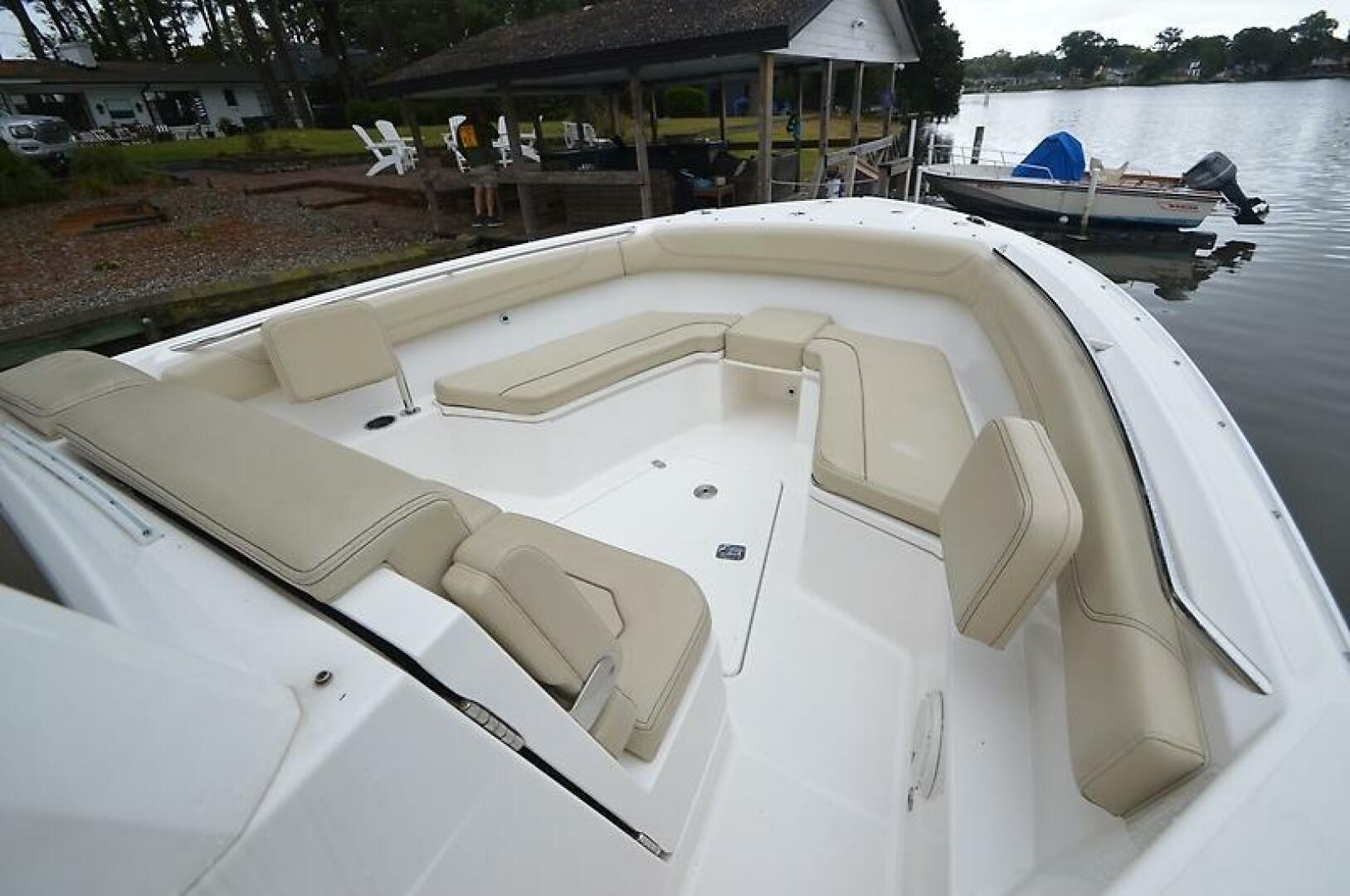 2019 PURSUIT S 288 Sport Base - Image 24