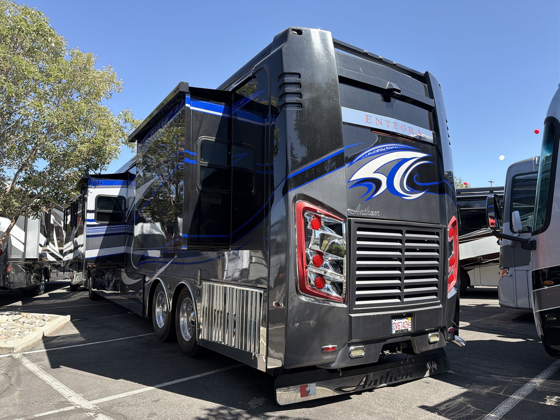 2017 Entegra Coach Anthem 44DLQ - Image 10