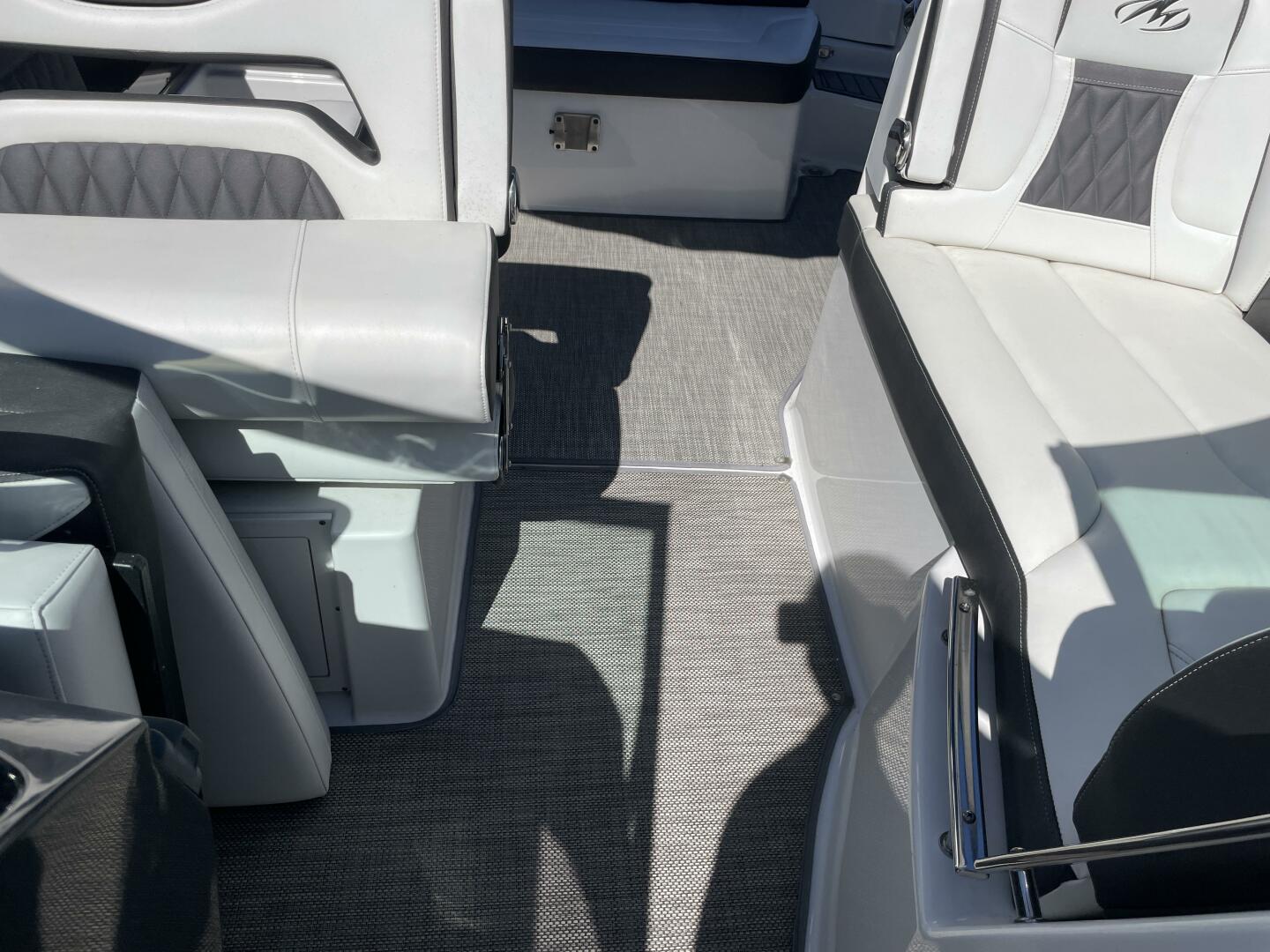 2019 Monterey 328SS - Image 48