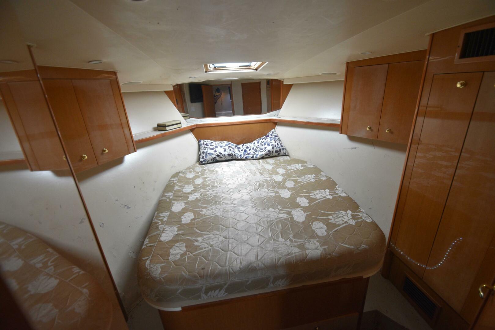 2003 Viking 45 Express - Image 31