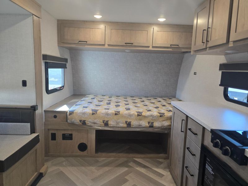 2026 Ember RV E-Series 18FBE - Image 15