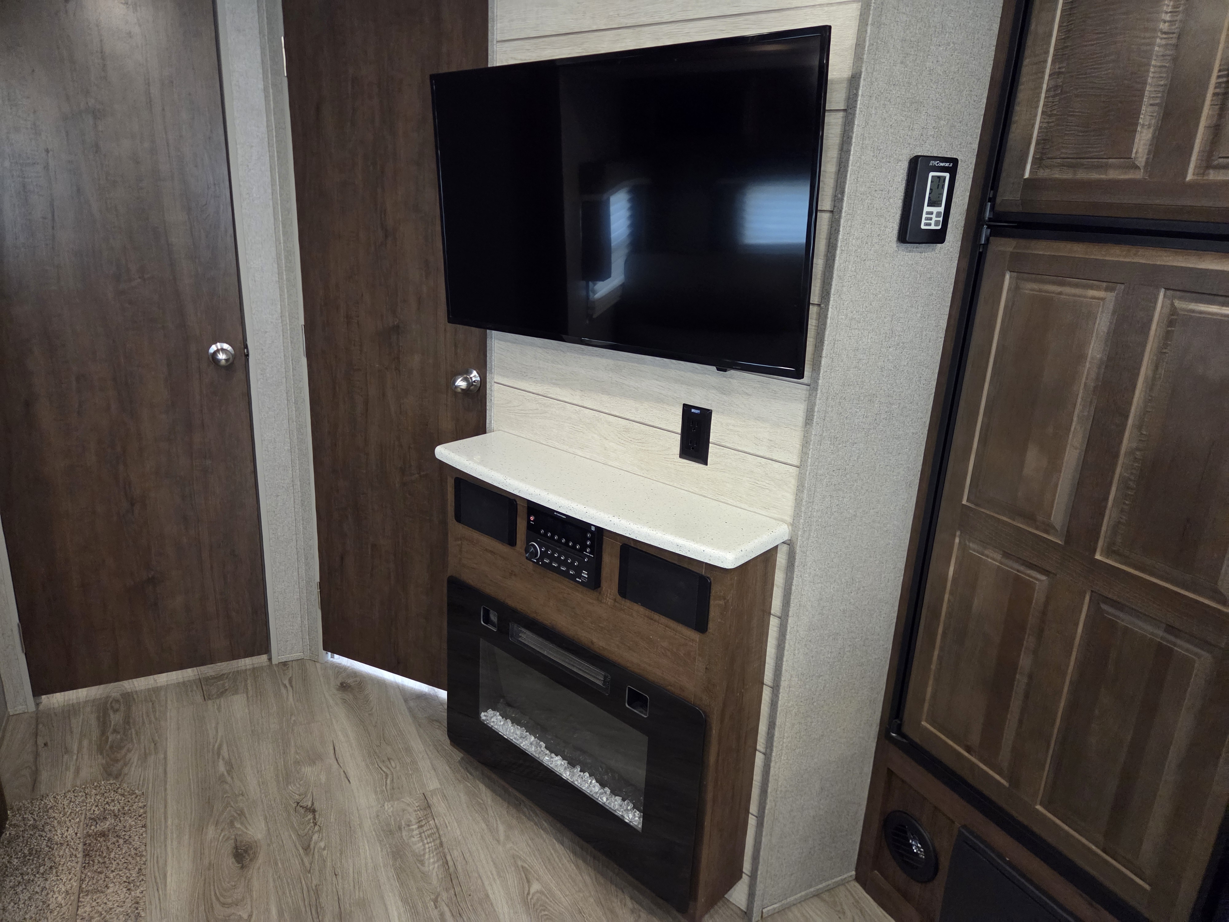 2020 Forest River Flagstaff Super Lite 26RLSW - Image 13