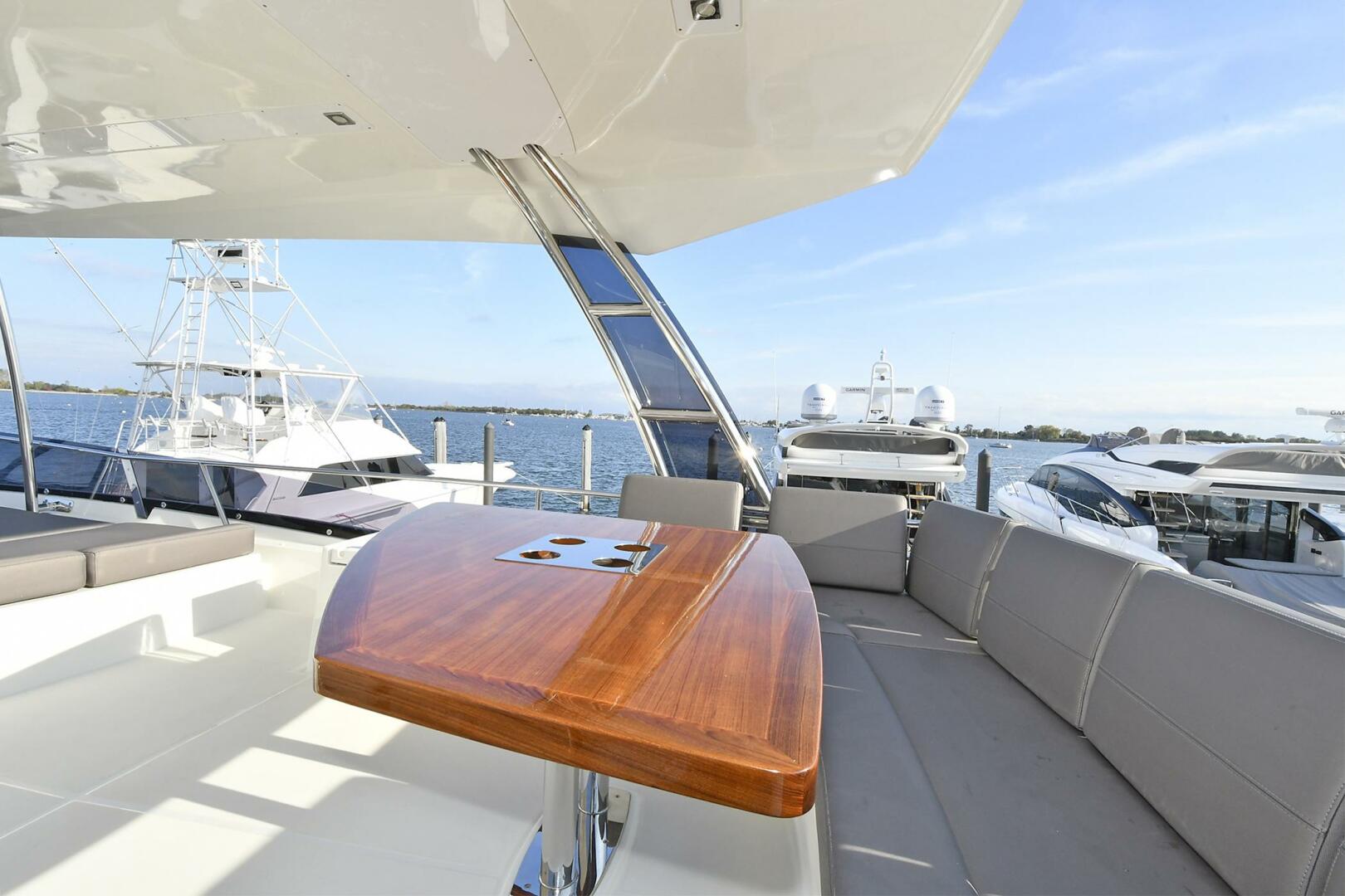 2018 Prestige 560 Fly - Image 19