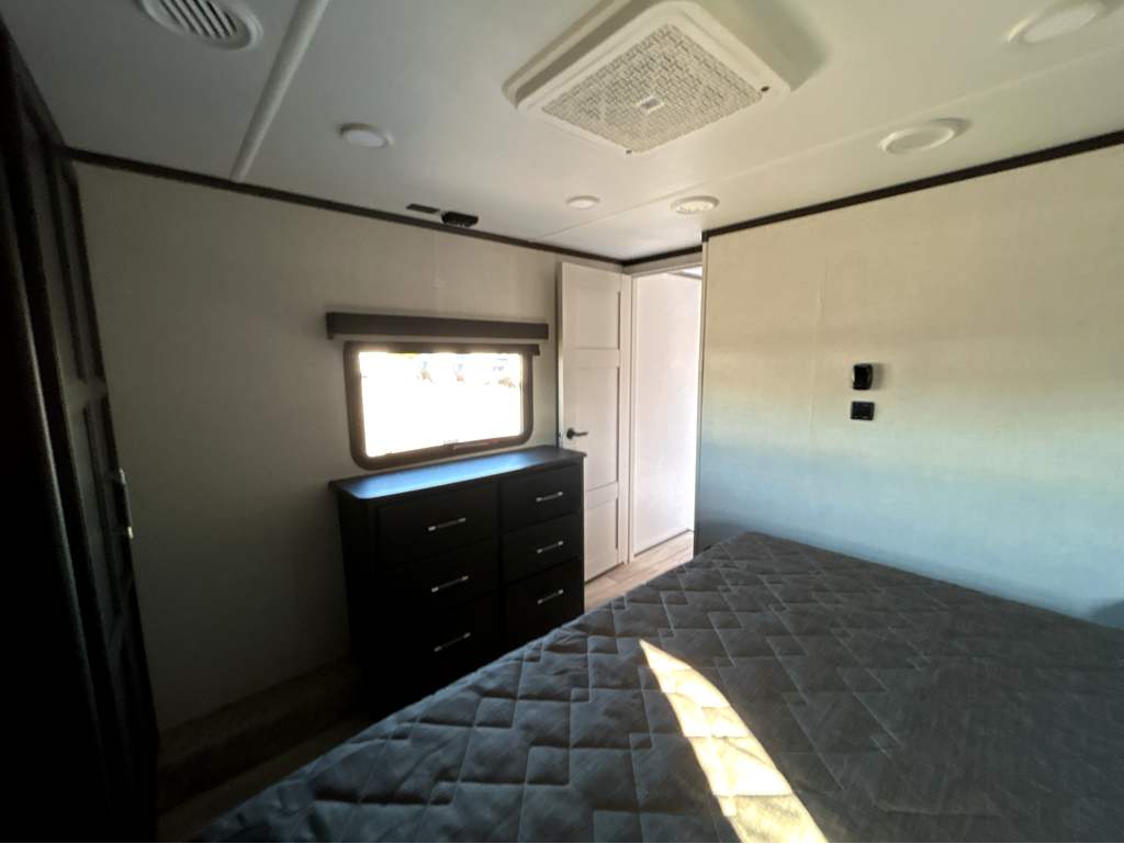 2026 Keystone AVALANCHE 366LS - Image 35