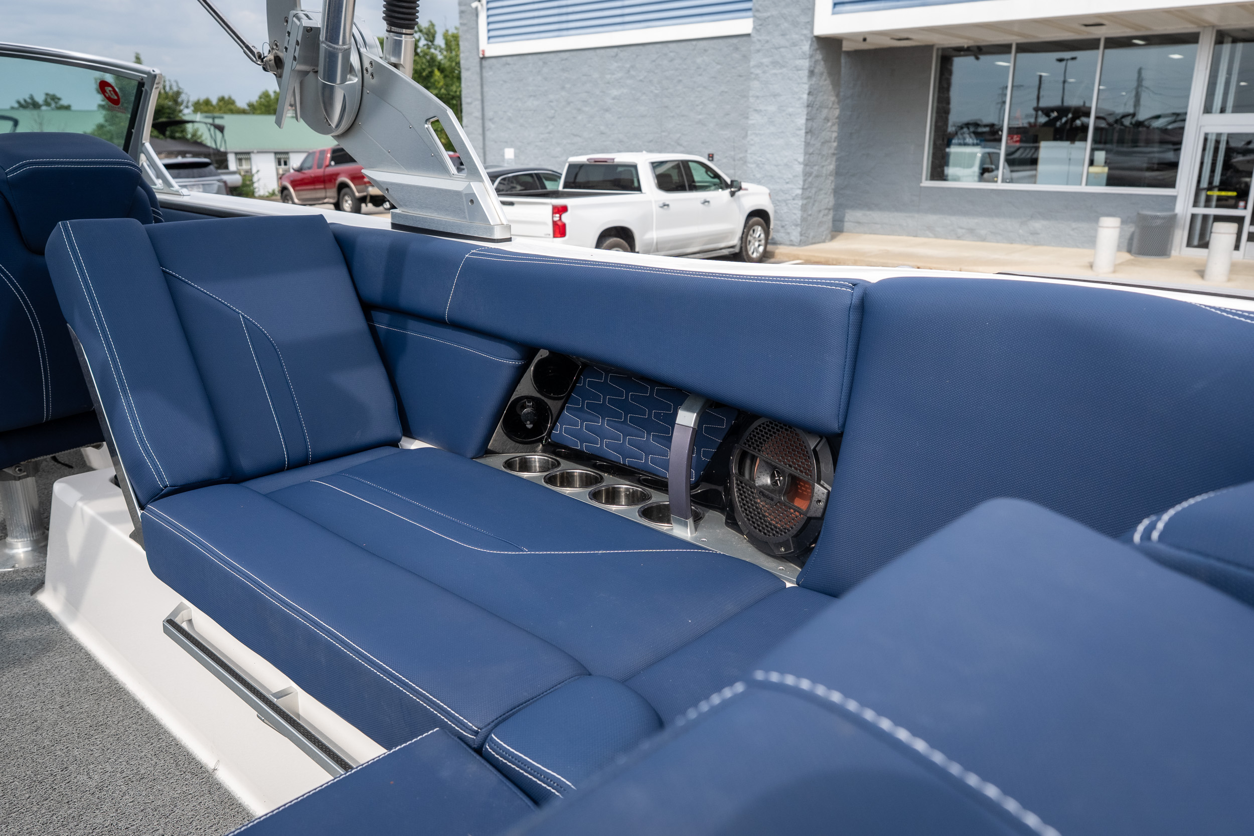 2021 MasterCraft X24 - Image 26