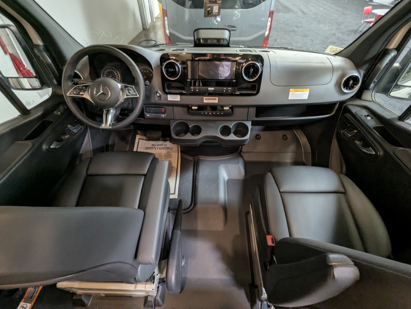 2026 Storyteller Overland Crew Mode XL - Image 9