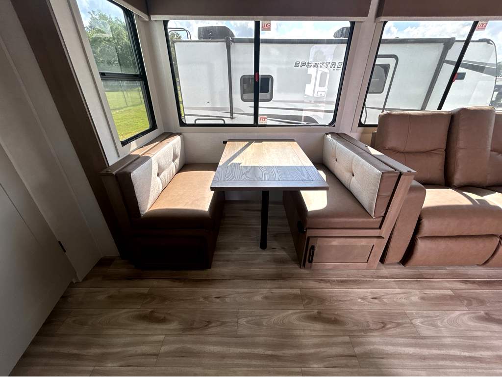 2027 VENTURE RV SPORTTREK 333VIK - Image 13