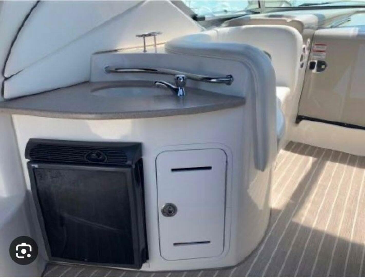 2007 Sea Ray 320 Sundancer - Image 10