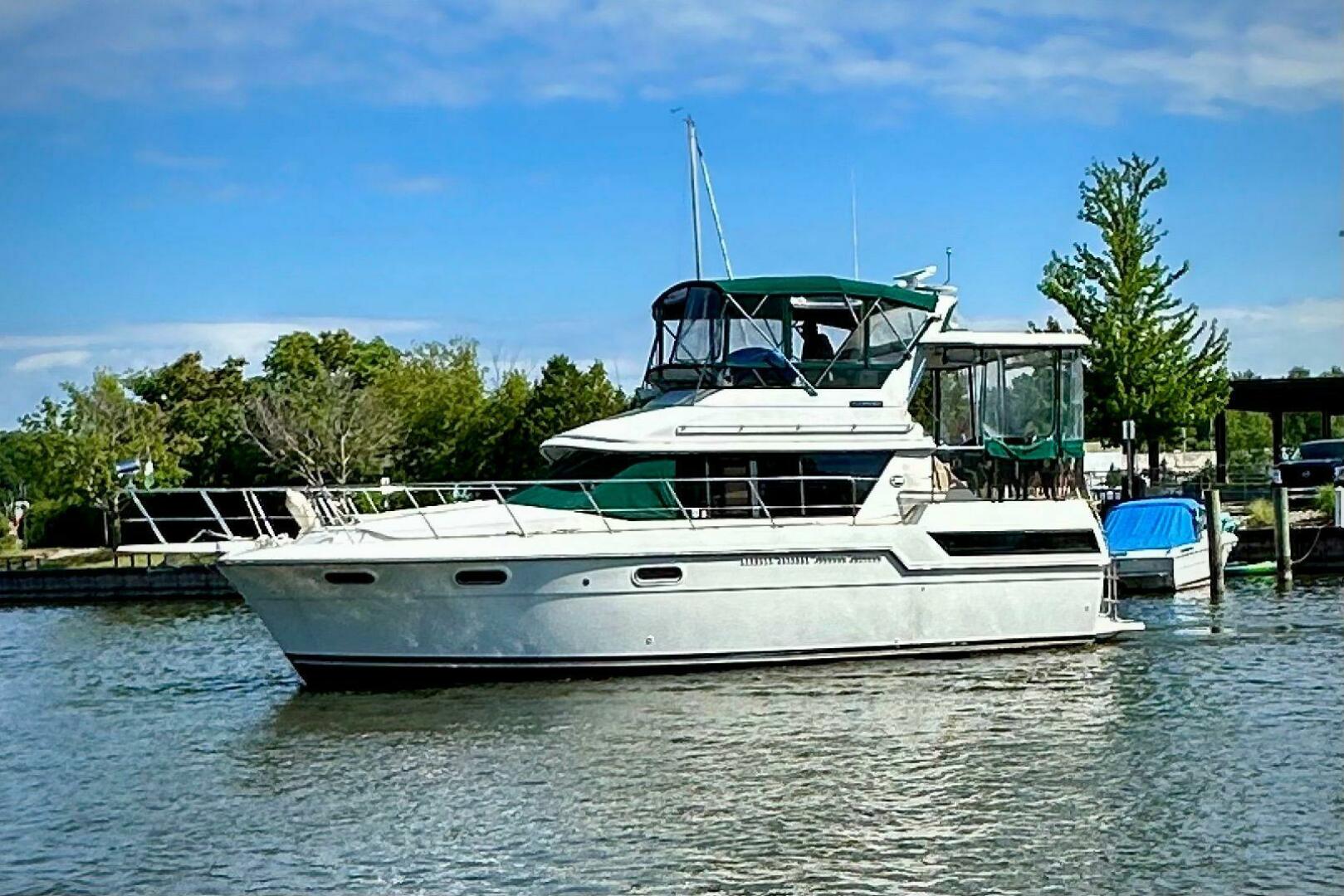 1991 Carver 3807 Aft Cabin - Image 4