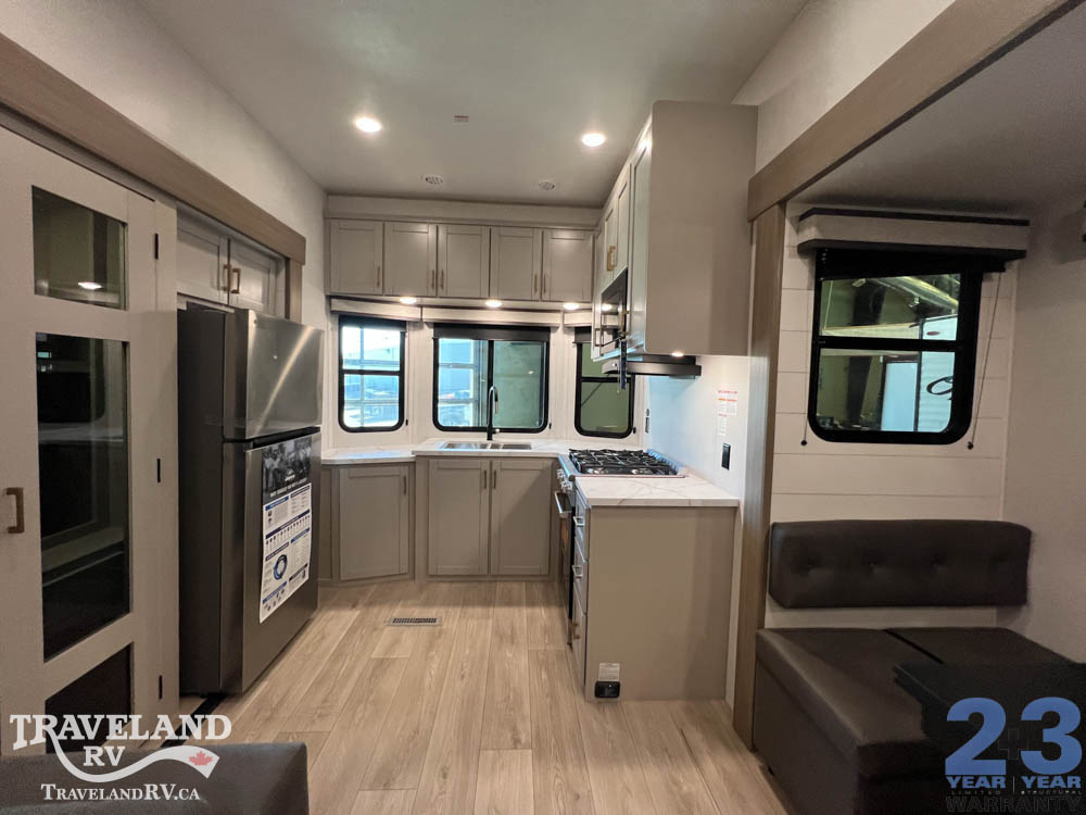 2027 Jayco Jay Flight Bungalow 404LOFT - Image 12