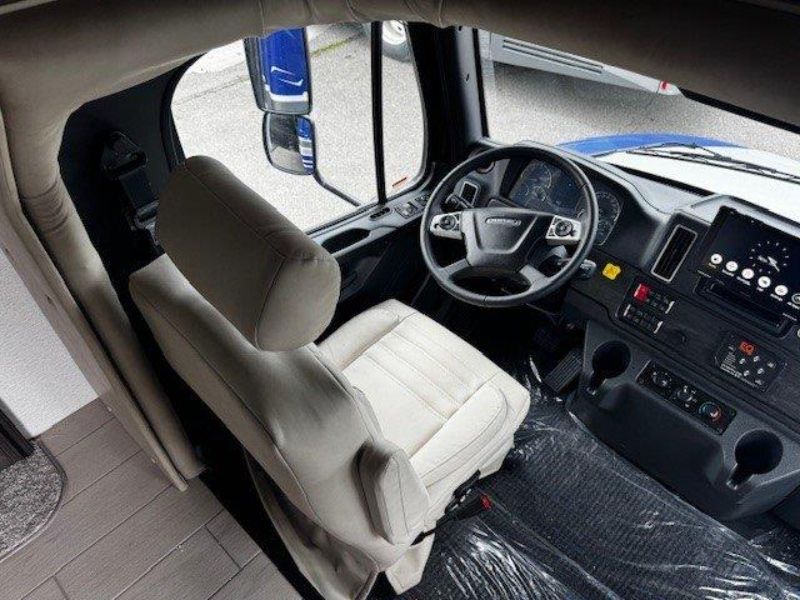 2026 Entegra Coach Accolade XL 37M - Image 8