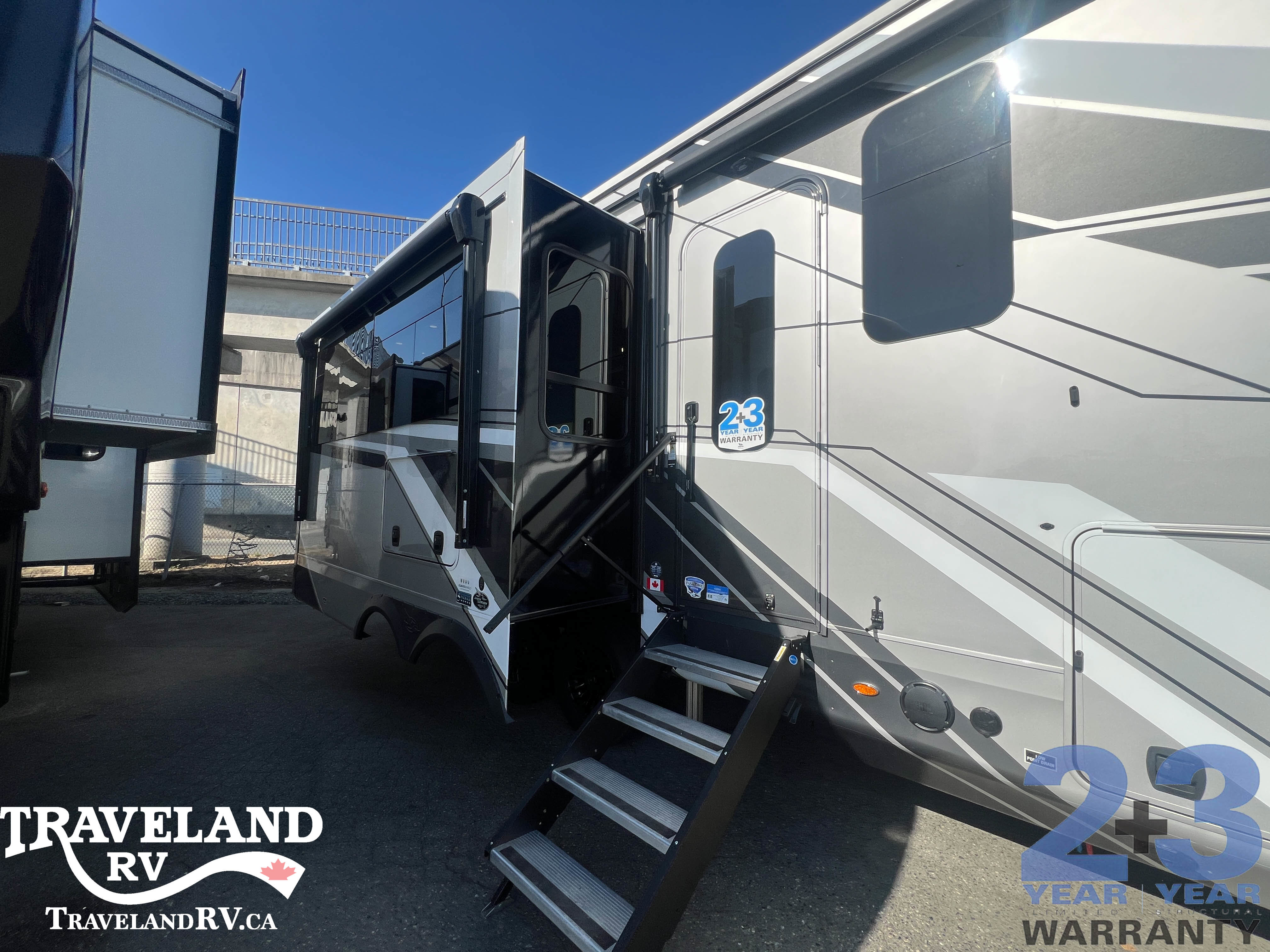 2026 Jayco Pinnacle 32RLTS - Image 5
