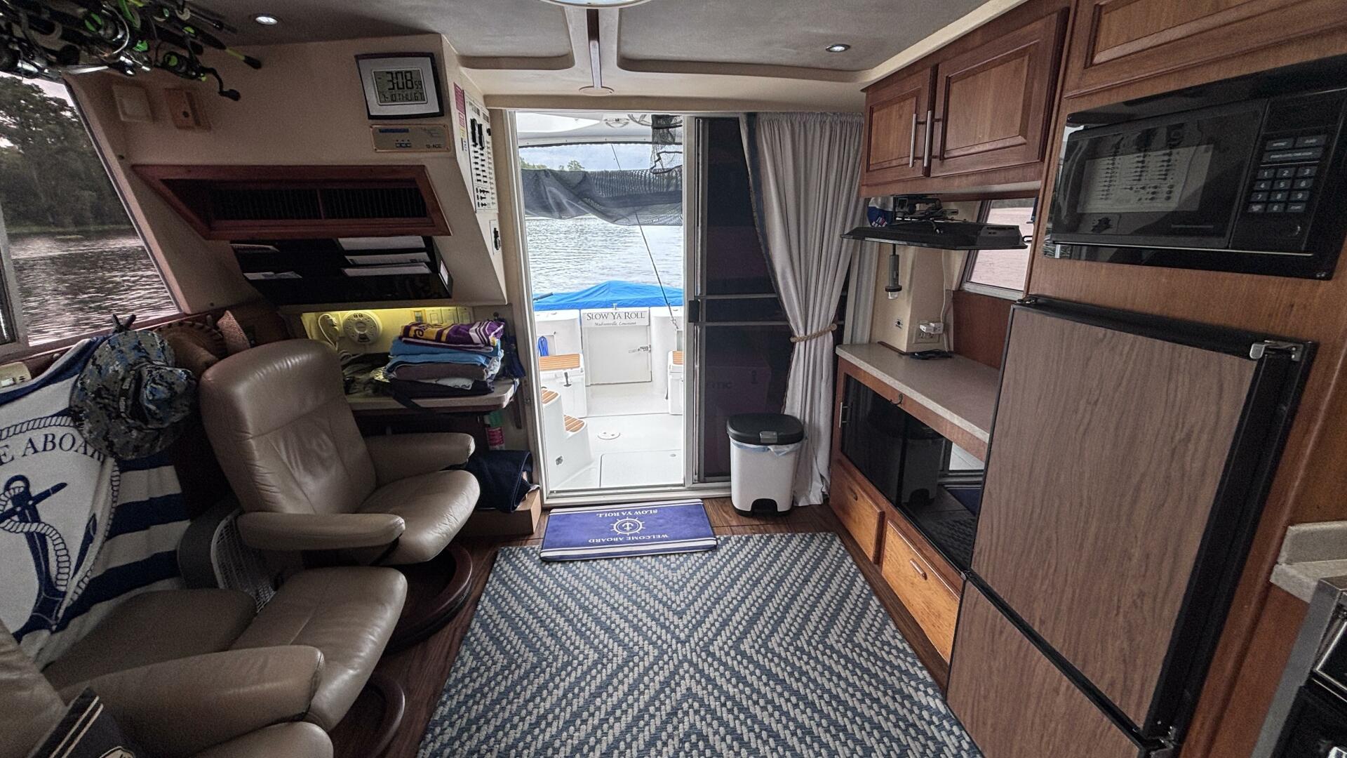 1998 Mainship 350 Trawler Base - Image 14