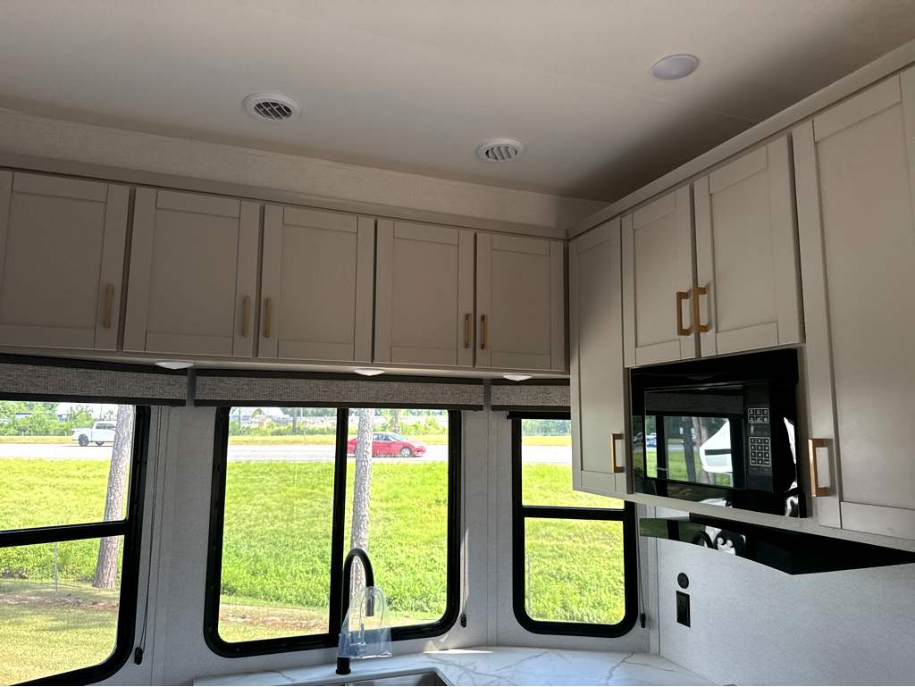 2027 JAYCO JAY FLIGHT BUNGALOW 404LOFT - Image 13