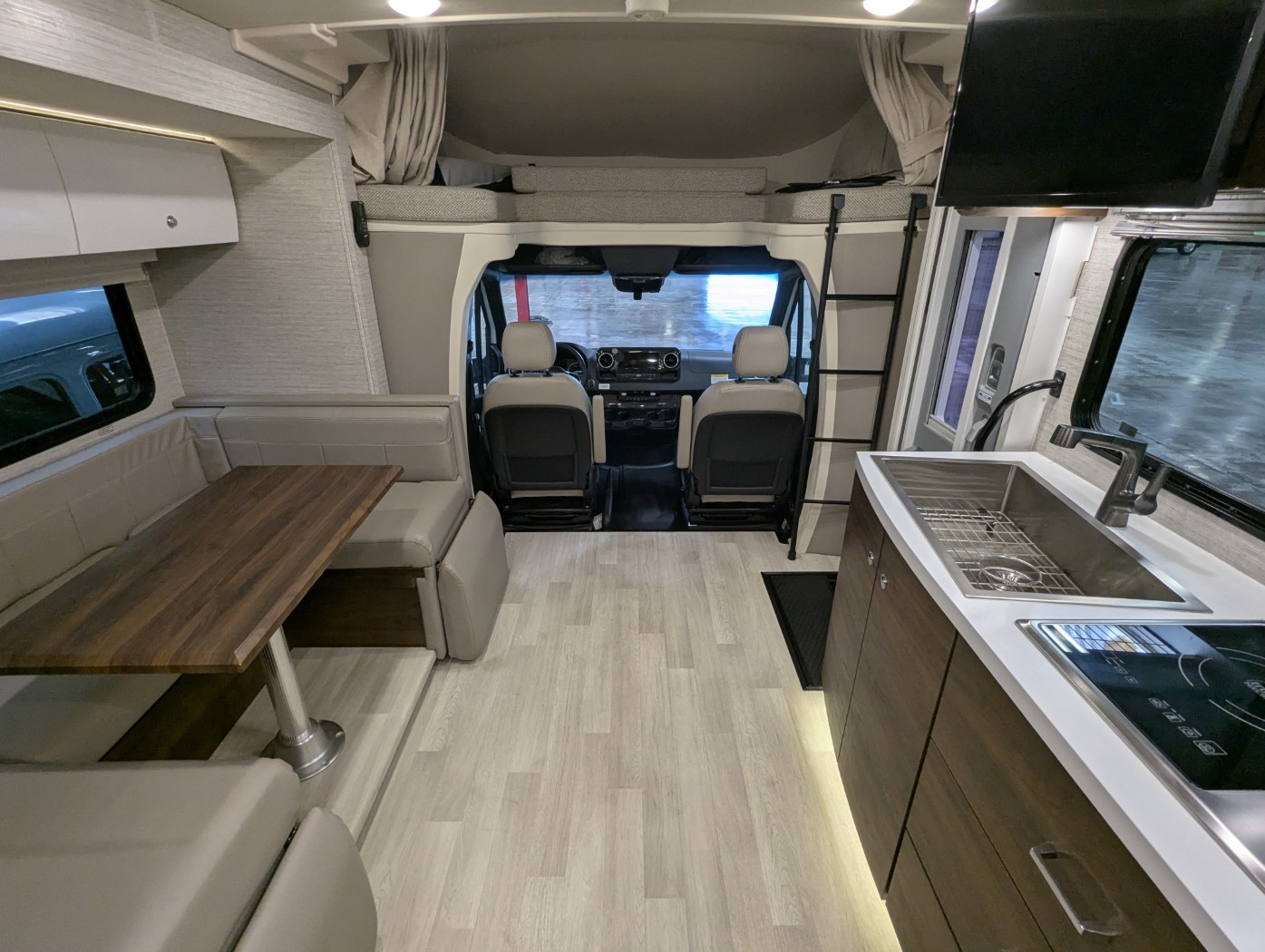 2023 Winnebago View 24J - Image 37