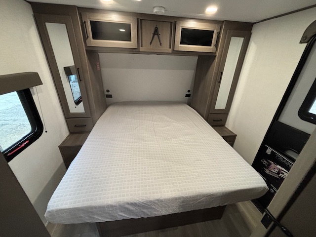2026 Grand Design Transcend 305BHT - Image 23
