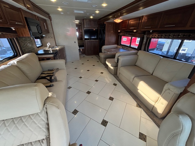 2014 Coachmen Cross Country 404RB - Image 14
