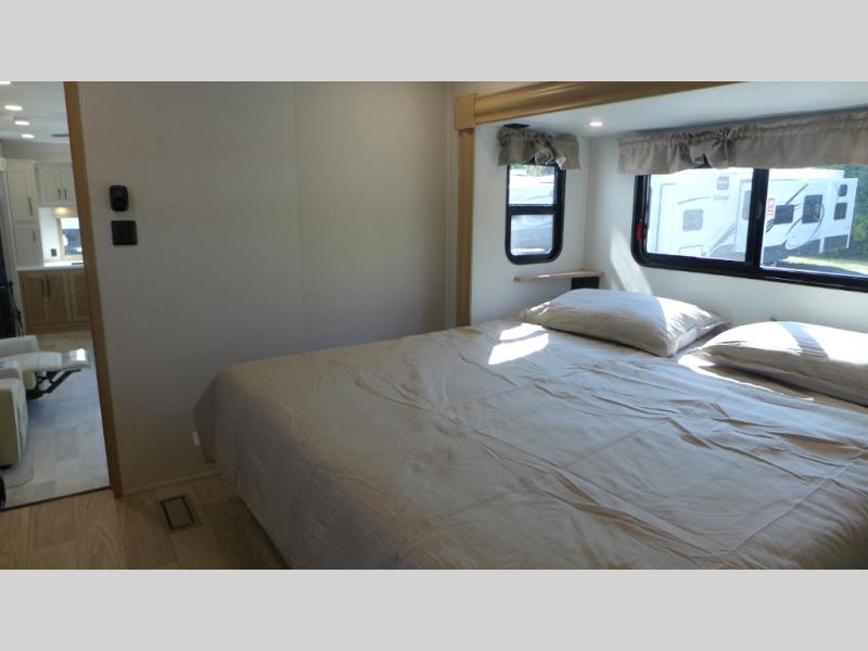 2026 Forest River Sandpiper 3800RK - Image 34