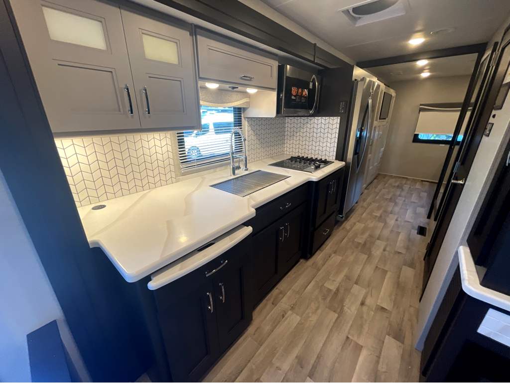 2026 THOR MOTOR COACH PASADENA 38FX - Image 30