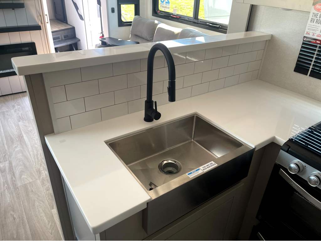 2027 JAYCO NORTH POINT 375TBDB - Image 18